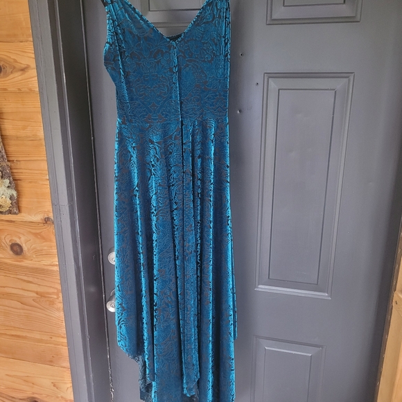 Blackmilk Teal Velvet Lace Asymmetrical Dress - Picture 5 of 7